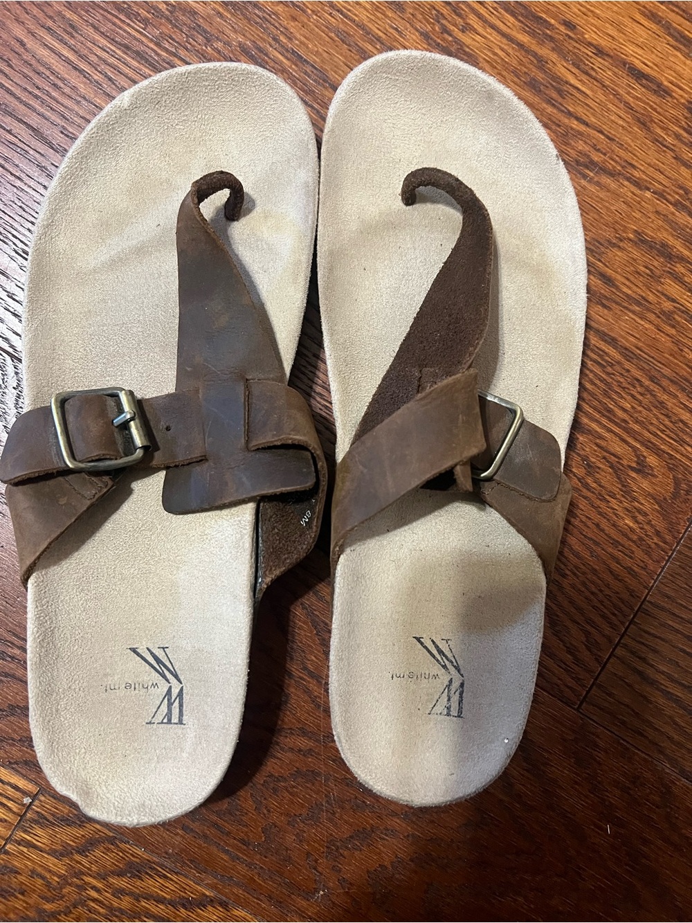 White Mountain Brown Leather Toe-Loop Sandals with Buckle